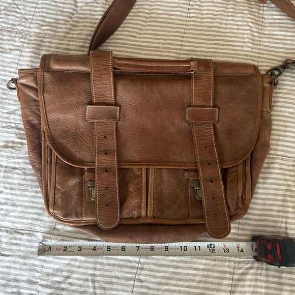 Roots tribe leather messengers crossbody bag - Picture 8 of 9